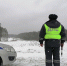 В Братском районе сотрудники Госавтоинспекции оказали помощь водителю, оказавшемуся в трудной ситуации на дороге - Bratsk.Org