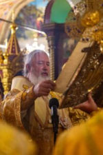 Епископ Константин совершил Всенощное бдение с пением Акафиста святителю Иннокентию Иркутскому в Знаменском соборе города Иркутска