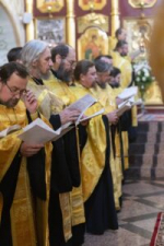 Епископ Константин совершил Всенощное бдение с пением Акафиста святителю Иннокентию Иркутскому в Знаменском соборе города Иркутска