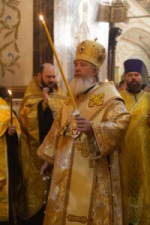 Епископ Константин совершил Всенощное бдение с пением Акафиста святителю Иннокентию Иркутскому в Знаменском соборе города Иркутска