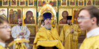 В канун дня памяти святителя Николая Мирликийского епископ Константин совершил Всенощное бдение с чтением акафиста - Братск-Православный